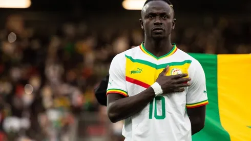 Sadio Mané estuvo atento al partido de Senegal.