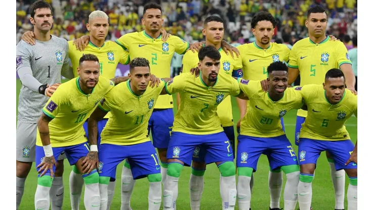 Así fue el equipo con el que Brasil debutó ante Serbia.