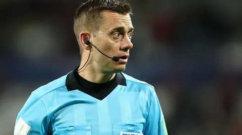 Clement Turpin, el árbitro de Uruguay vs. Corea del Sur en el Mundial.
