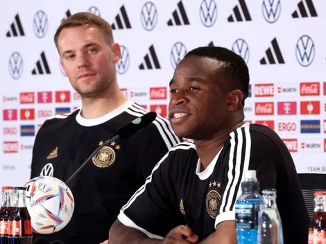 Neuer apuró a un compañero ¡en plena rueda de prensa!: "Ven al Bayern"