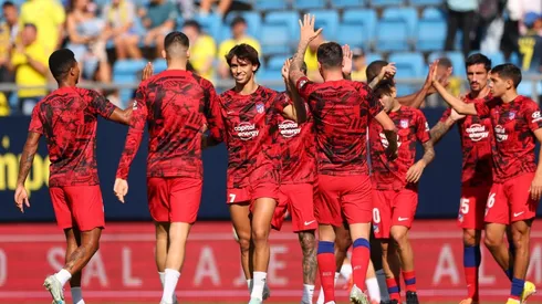 Atlético de Madrid en calentamiento.