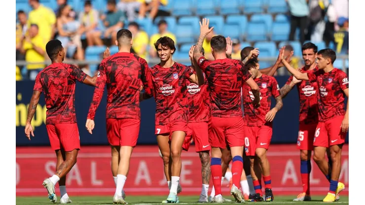 Atlético de Madrid en calentamiento.
