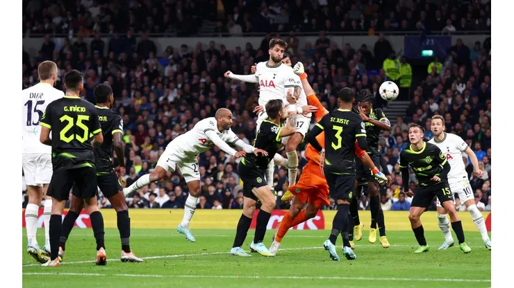 Rodrigo Bentancur anotó para Tottenham y rescató un empate ante Sporting