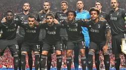 Juventus en formación ante Benfica.