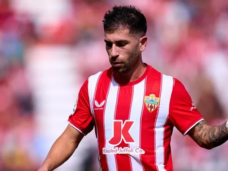 Desde su casa: impresionante gol de tiro libre de Almería