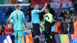 El árbitro Chris Kavanagh postergó Arsenal vs Leeds.