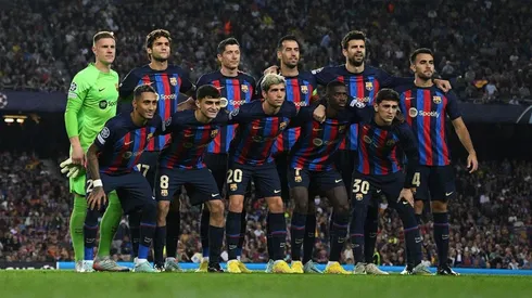 Barcelona en formación por Champions League.