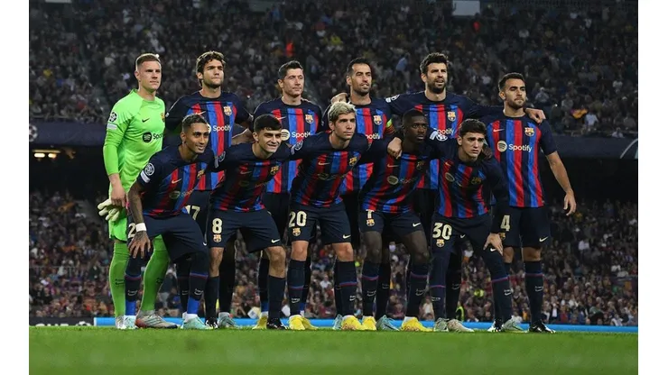Barcelona en formación por Champions League.