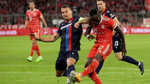 Sadio Mané ante Lukas Hejda.