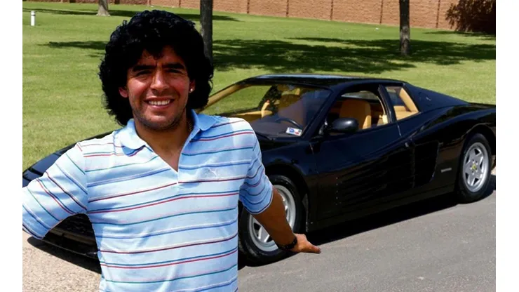 Diego Maradona y su Ferrari negra