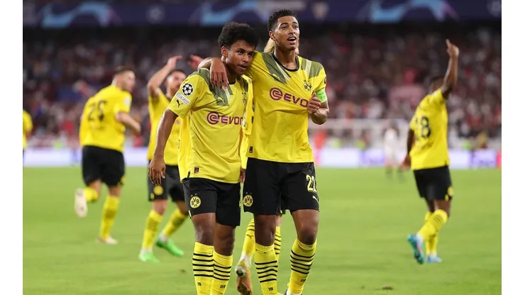 Festejo de gol de Borussia Dortmund.