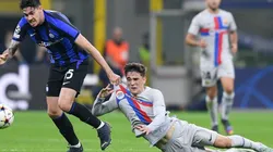 Bastoni arrastra a Gavi por el suelo.