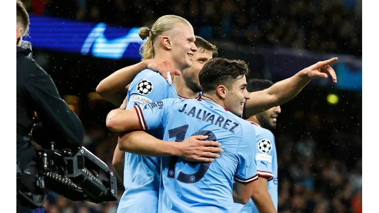Haaland y su abrazo con Julián Álvarez, ambos goleadores
