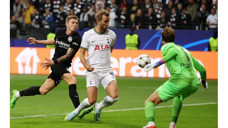 Harry Kane ante Kevin Trapp.