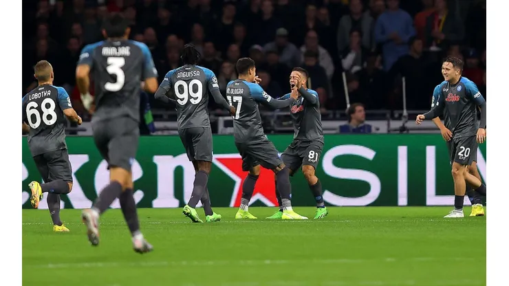 Triunfo de Napoli sobre Ajax