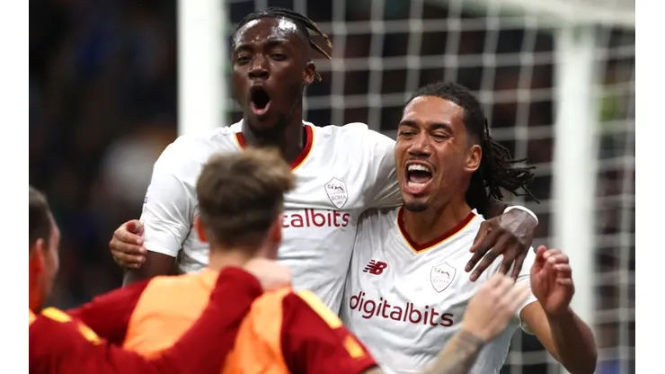 Smalling le dio el triunfo a Roma ante Inter en el Giuseppe Meazza.