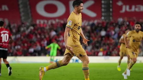 Lewy en festejo de gol con Barcelona.