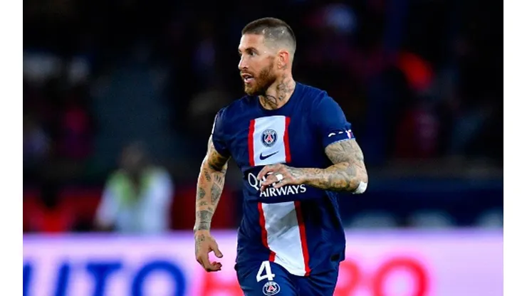 Sergio Ramos en acción con PSG.