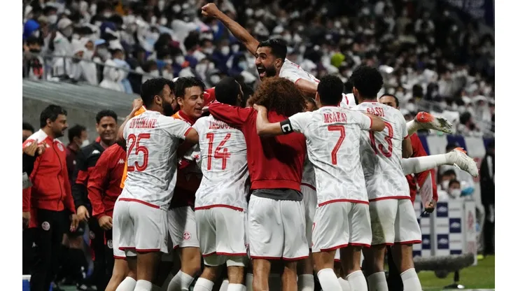 La Selección de Túnez festejando un amistoso frente a Japón.