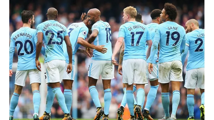 Manchester City en festejo de gol.
