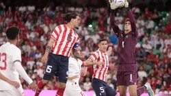 Bono sale ante el intento de Gustavo Gómez.