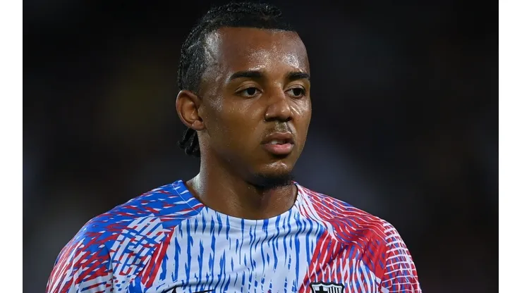 Jules Koundé preocupa a todo Barcelona.
