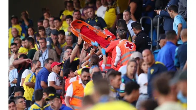 La emergencia médica en el estadio de Cádiz.