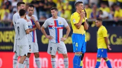 Los futbolistas ante la emergencia médica en Cádiz.
