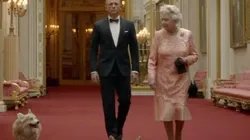La Reina que inauguró un Juego Olímpico con James Bond