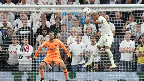 Richarlison anotó un doblete de cabeza.