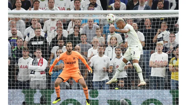 Richarlison anotó un doblete de cabeza.