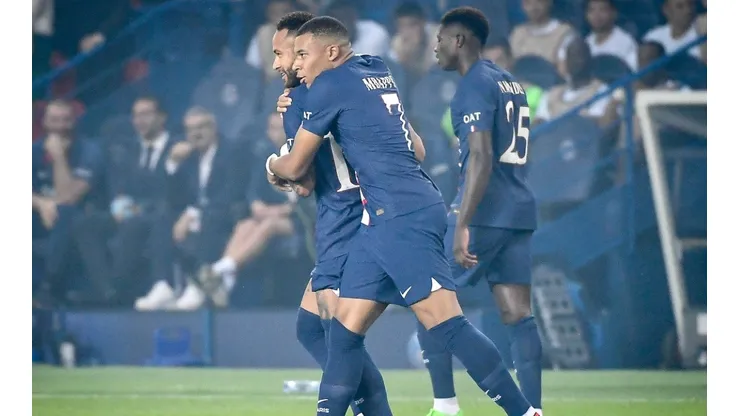 Mbappé anotó doblete para la victoria de PSG.
