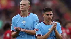 Erling Haaland y Julián Álvarez, tras un partido de Premier League con Manchester City.