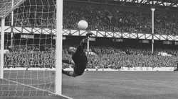 El legendario Lev Yashin recibió, hasta ahora, el único gol olímpico en Mundiales