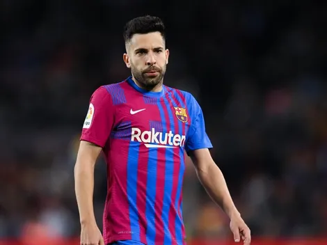 Barcelona podría reforzar a un rival directo con Jordi Alba