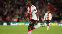 Festejo de gol de Lavia.