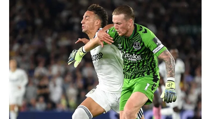 Forcejeo con Pickford y con Moreno.