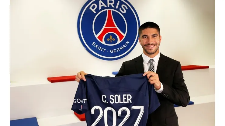 Carlos Soler fue anunciado como nuevo jugador de PSG.