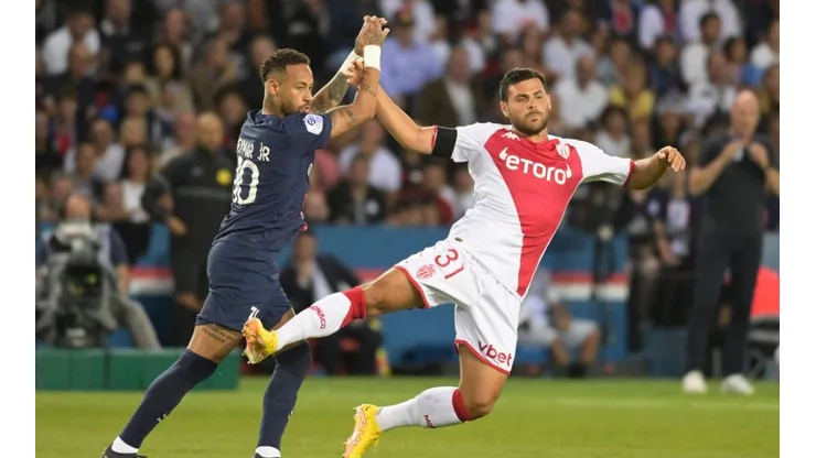 Neymar ante Volland.