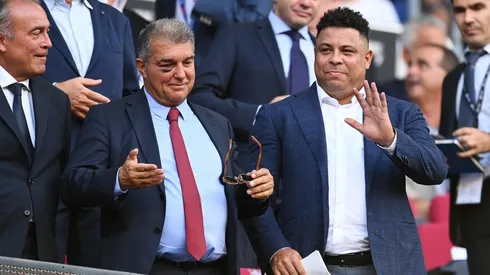 Joan Laporta junto a Ronaldo Nazário.