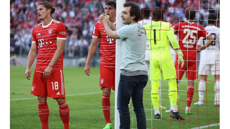El hincha atado.