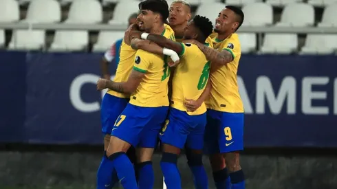 Llega a la Premier League en la previa a Qatar 2022 con Brasil.