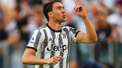 Dusan Vlahovic en festejo de gol.