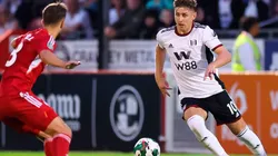 Fulham en acción de juego con Crawley.