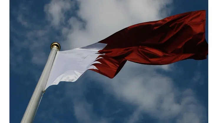 La bandera de Qatar, país anfitrión de la Copa del Mundo 2022.