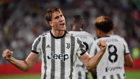 Vlahovic abrió la campaña con doblete.