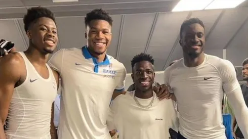 Giannis Antetokounmpo, sus hermanos y Vinicius Junior.
