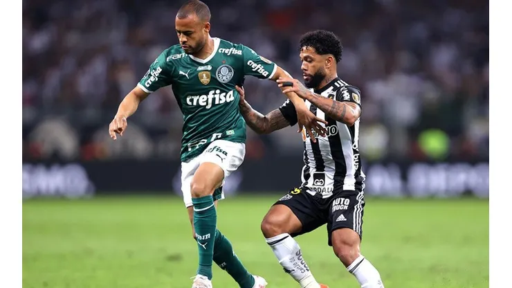 Palmeiras y Mineiro en acción.