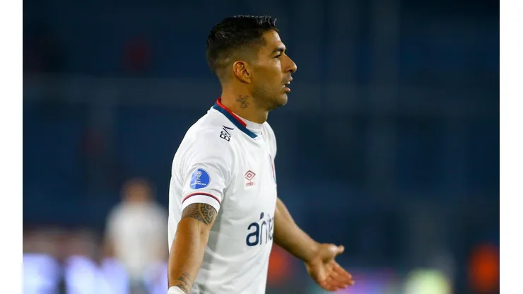 Luis Suárez, afuera de la Sudamericana.