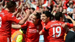 Luis Suárez, en su paso por Liverpool con jugadores como Henderson, Downing y Carroll.